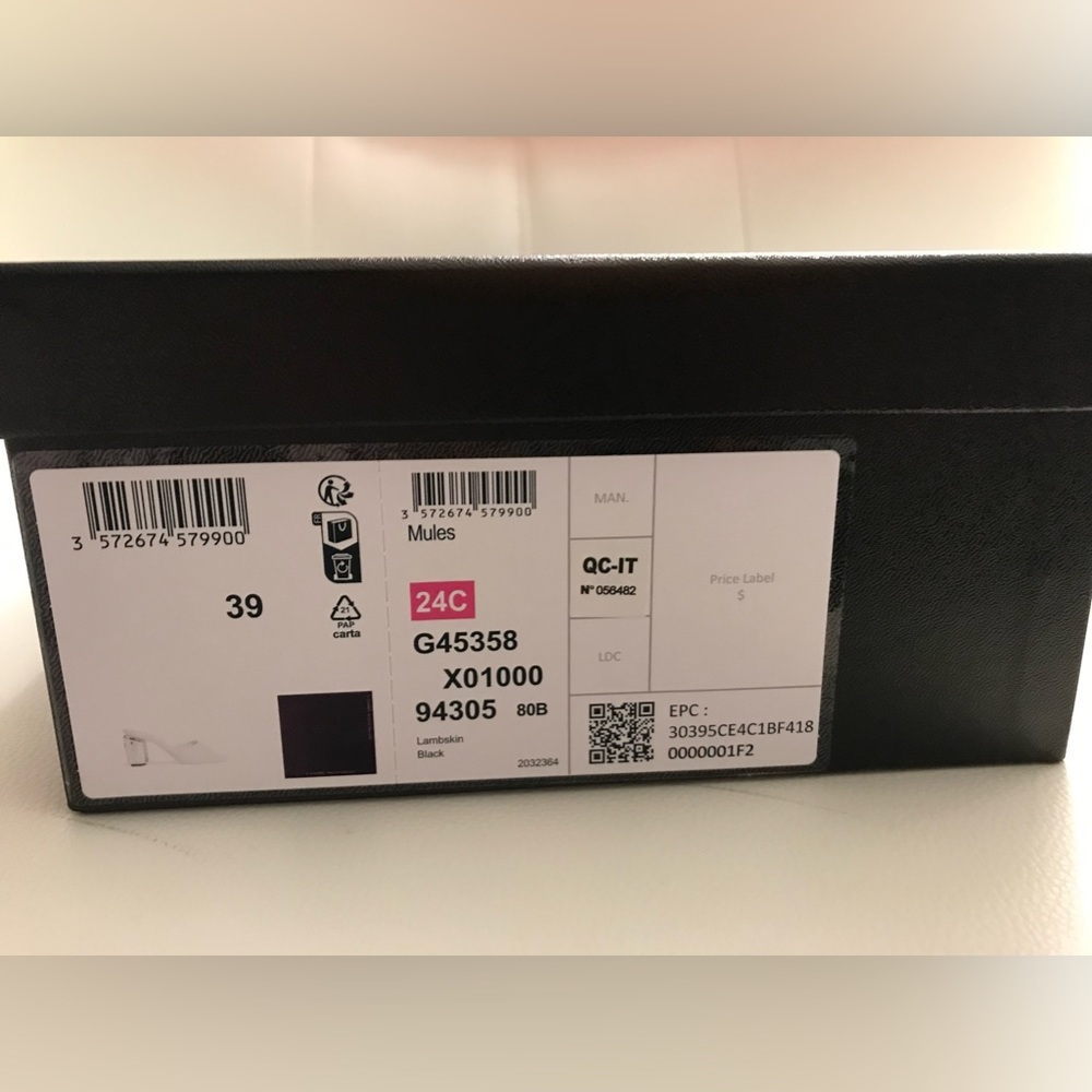 Chanel NWT Mules Lambskin Black. Size 39